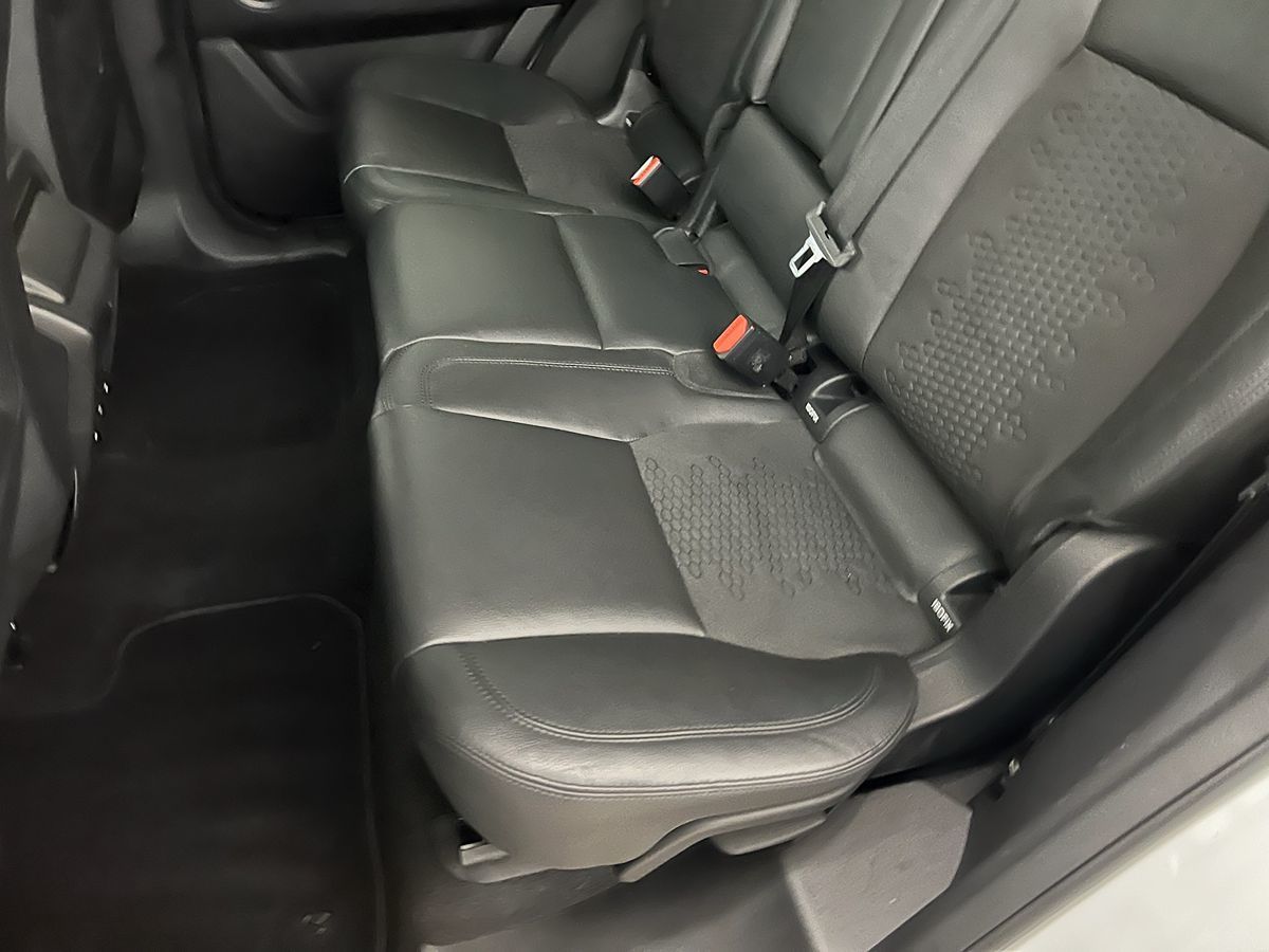 2016 Land Rover Discovery Sport SE photo 12