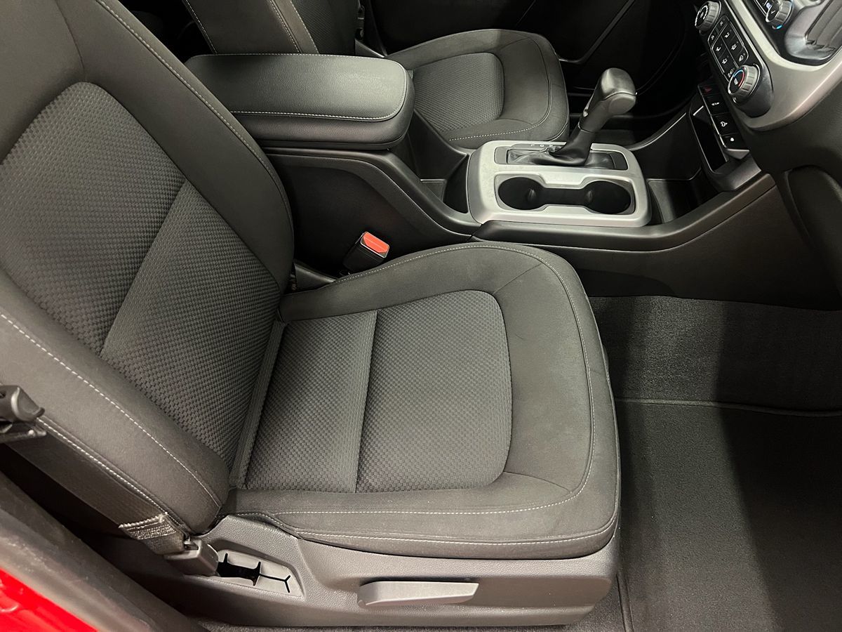 2019 Chevrolet Colorado LT photo 7