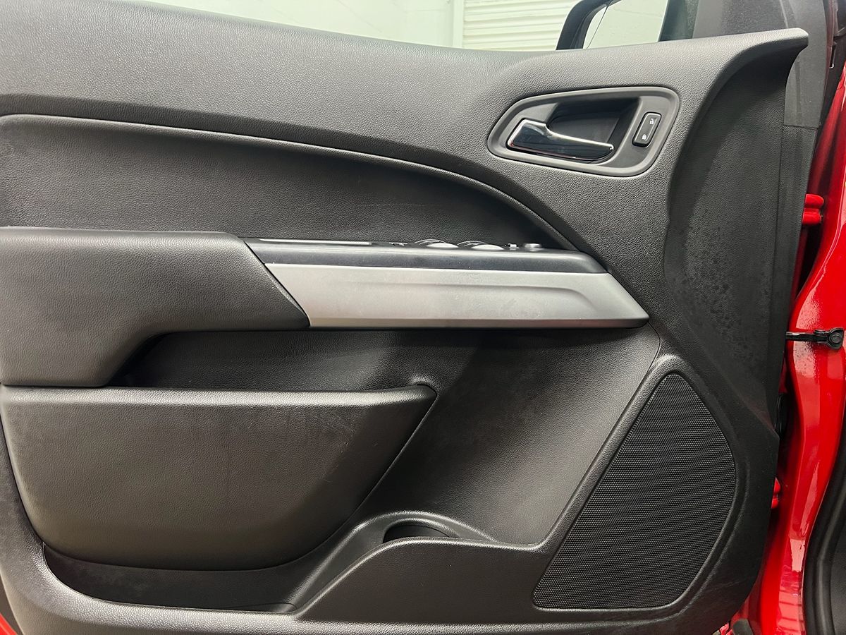 2019 Chevrolet Colorado LT photo 15