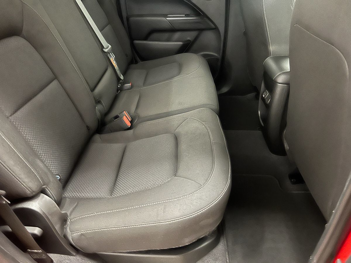 2019 Chevrolet Colorado LT photo 5