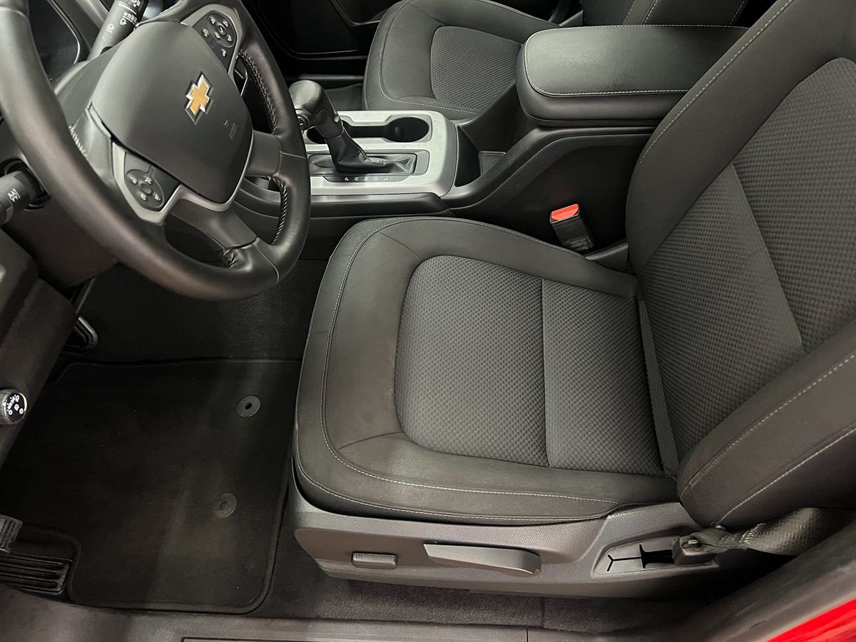 2019 Chevrolet Colorado LT photo 6