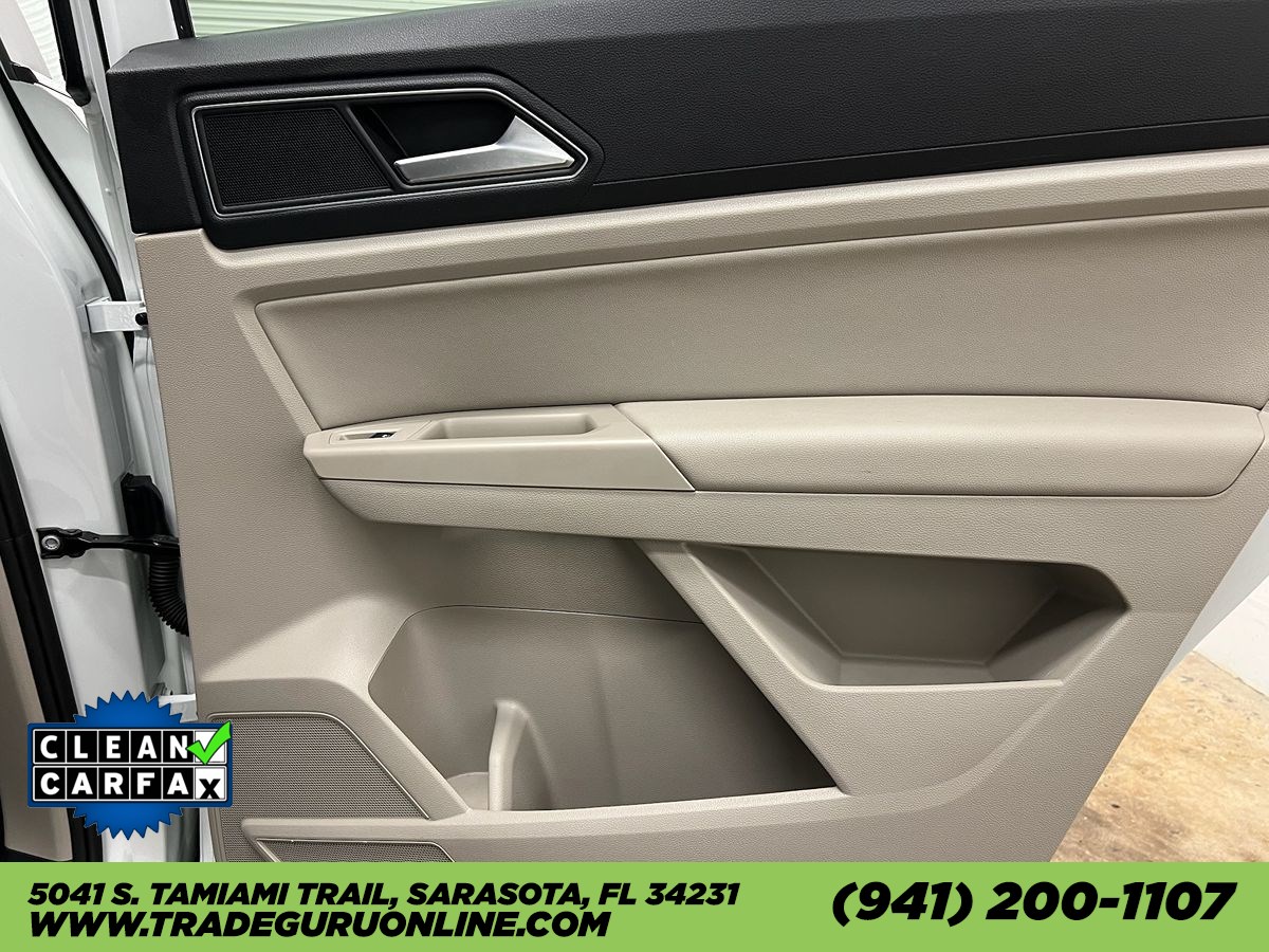 2019 Volkswagen Atlas V6 SE Technology R-Line photo 12