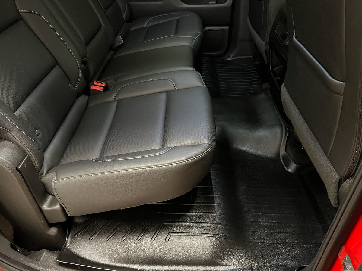 2018 Chevrolet Silverado 1500 LTZ photo 3