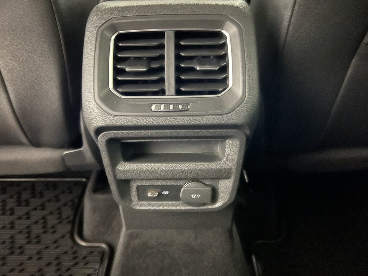 2018 Volkswagen Tiguan SE photo 7