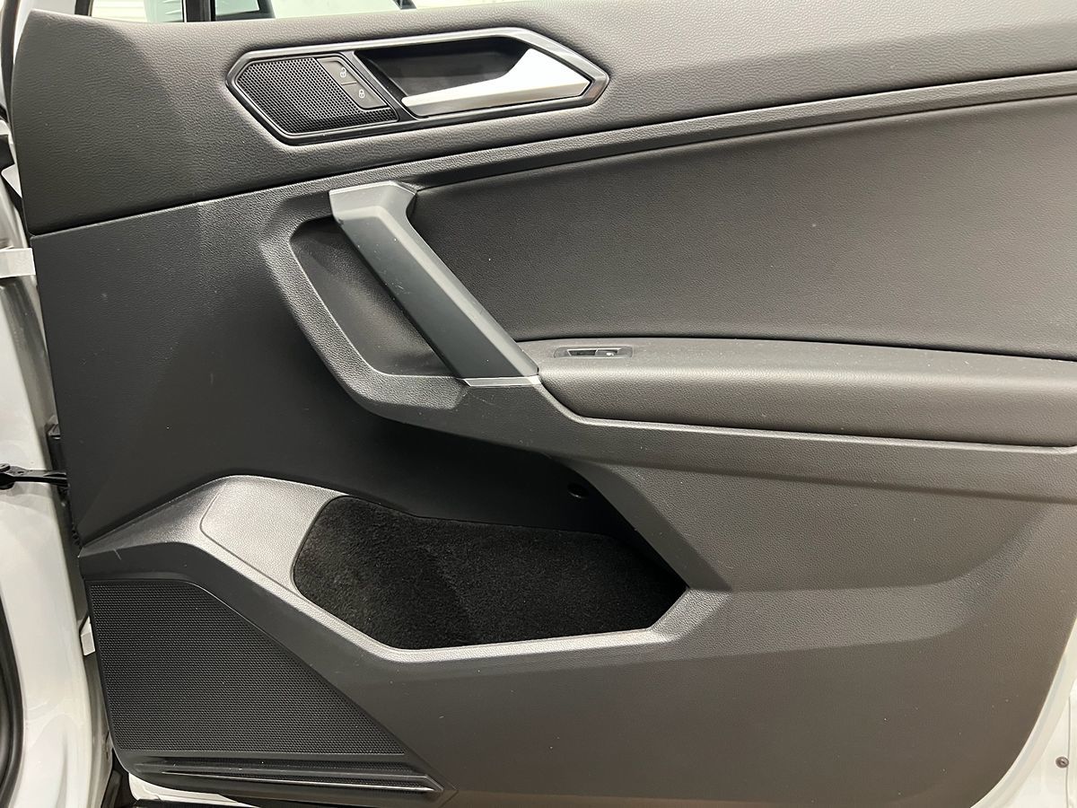 2018 Volkswagen Tiguan SE photo 15