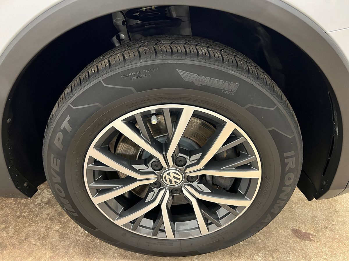 2018 Volkswagen Tiguan SE photo 19