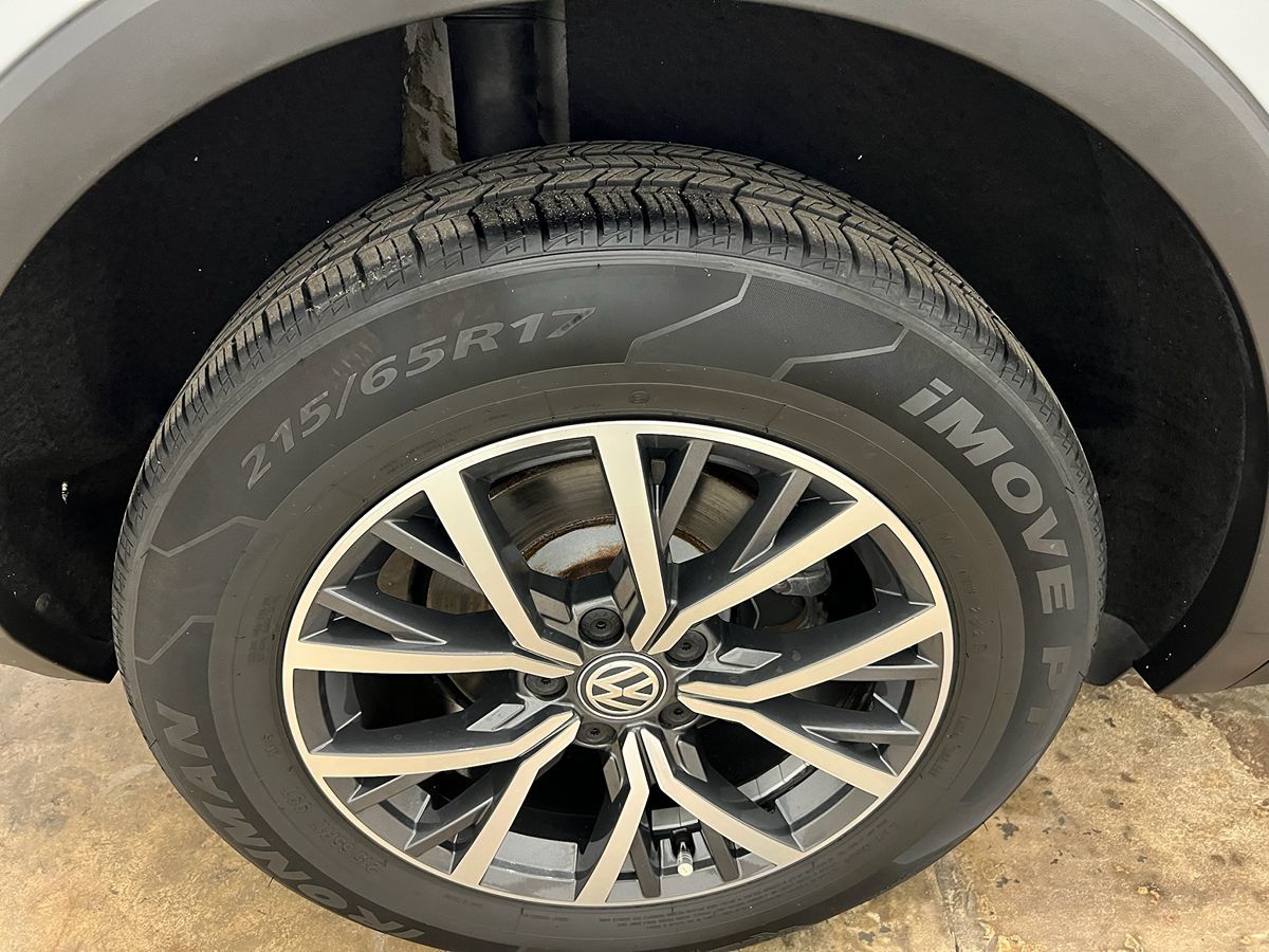 2018 Volkswagen Tiguan SE photo 20