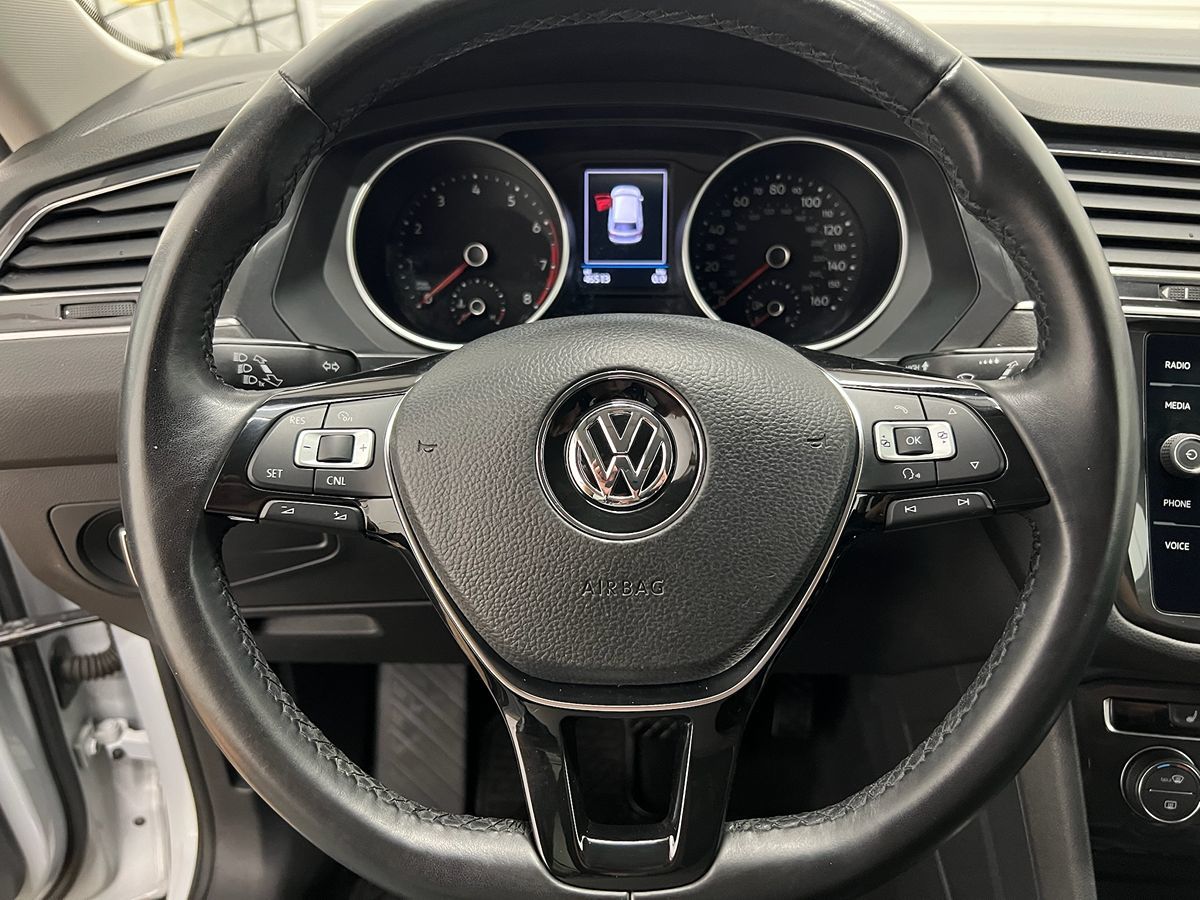 2018 Volkswagen Tiguan SE photo 18