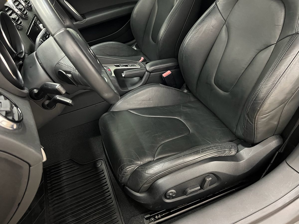 2012 Audi TT 2.0T Prestige photo 3