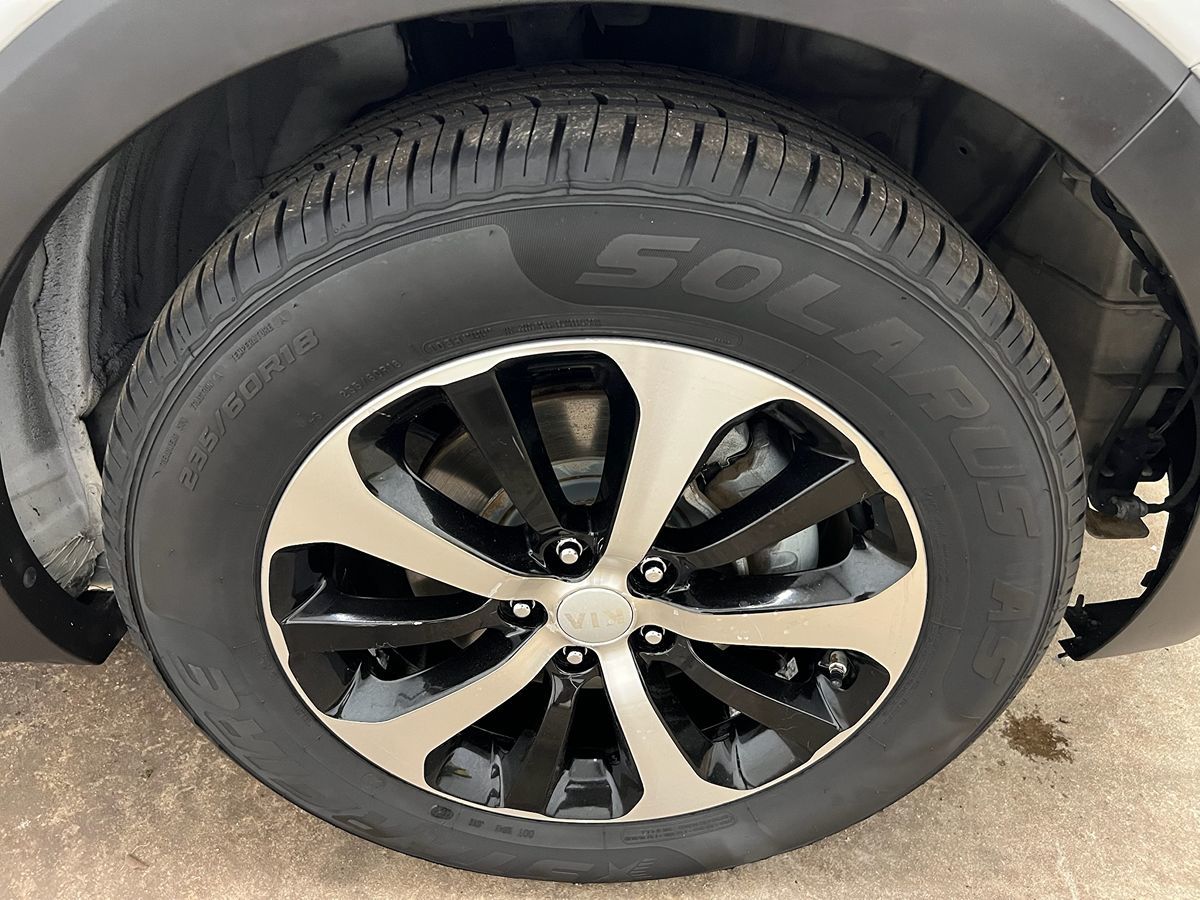 2016 Kia Sorento EX photo 12