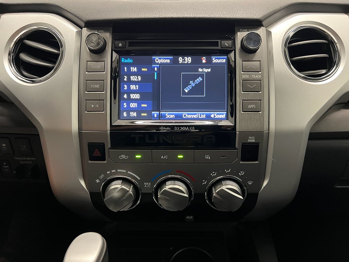 2018 Toyota Tundra SR5 Double Cab photo 8