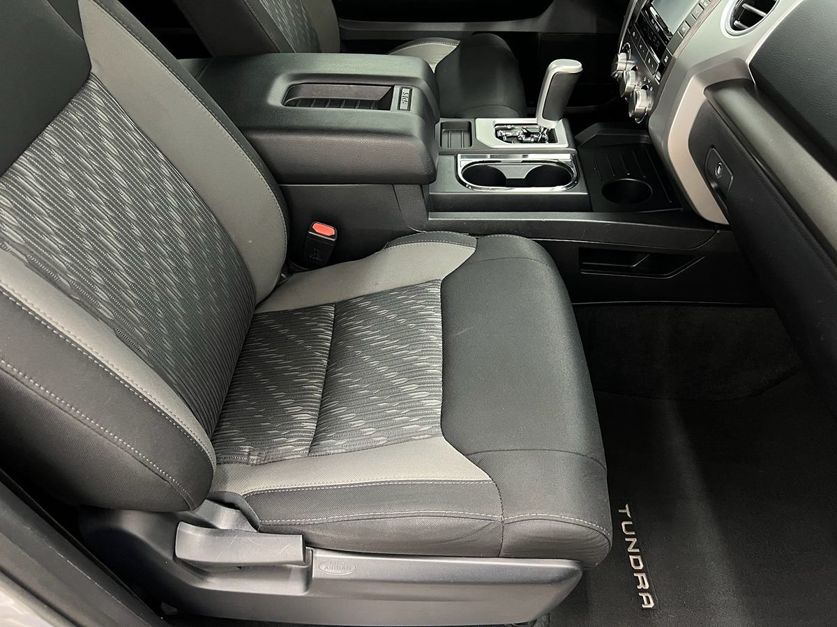 2018 Toyota Tundra SR5 Double Cab photo 7