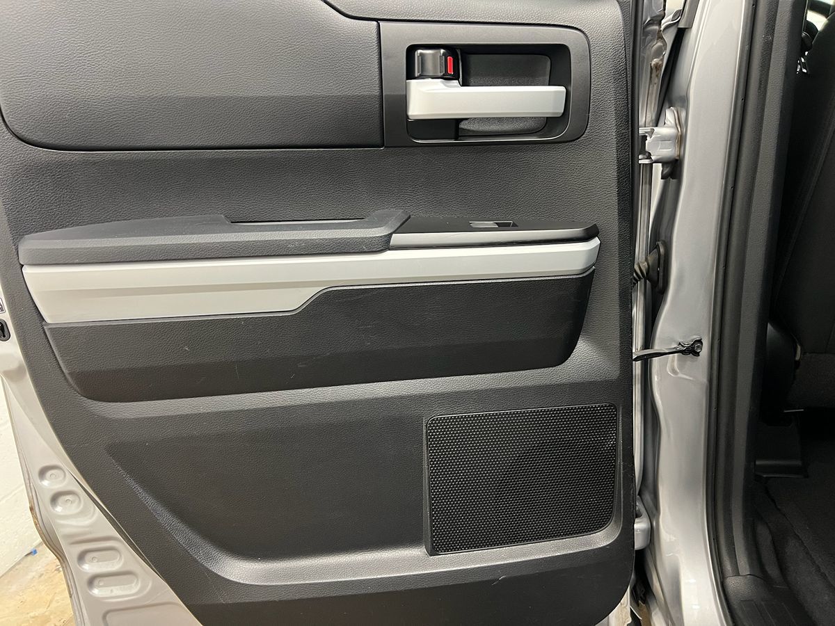 2018 Toyota Tundra SR5 Double Cab photo 10