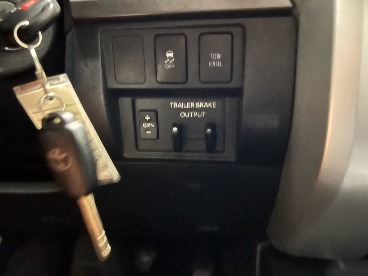 2018 Toyota Tundra SR5 Double Cab photo 11