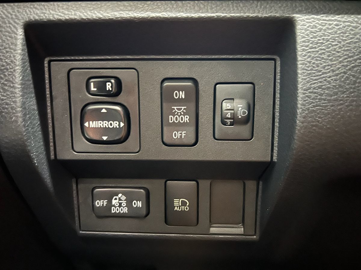 2018 Toyota Tundra SR5 Double Cab photo 13