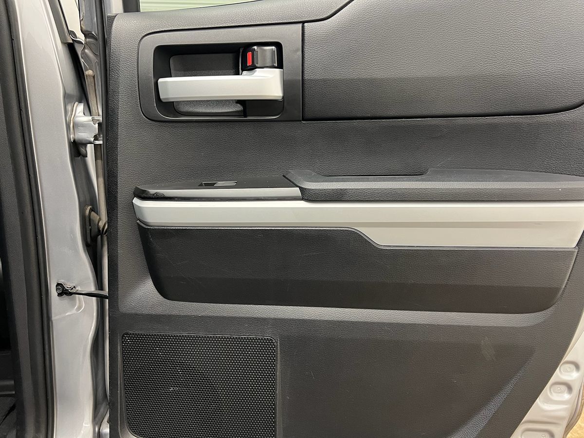 2018 Toyota Tundra SR5 Double Cab photo 16