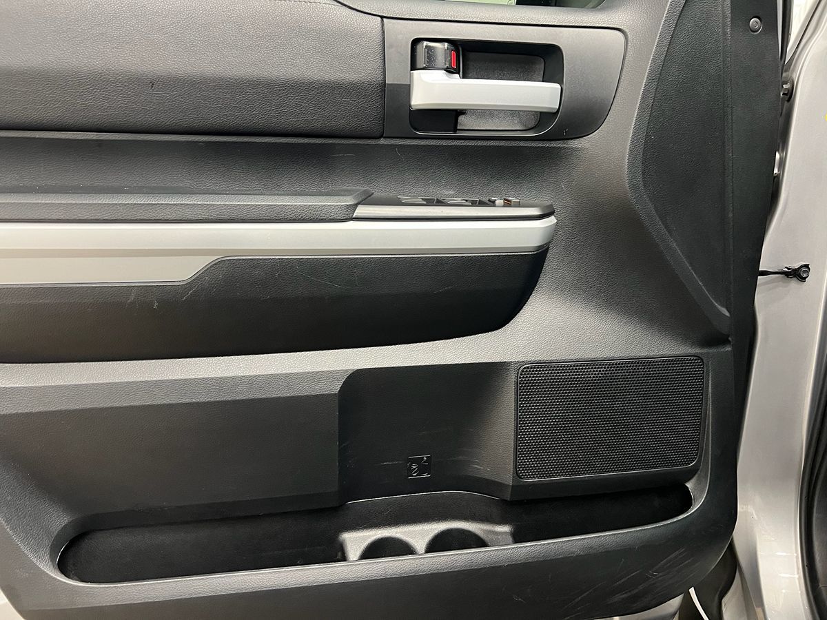 2018 Toyota Tundra SR5 Double Cab photo 17