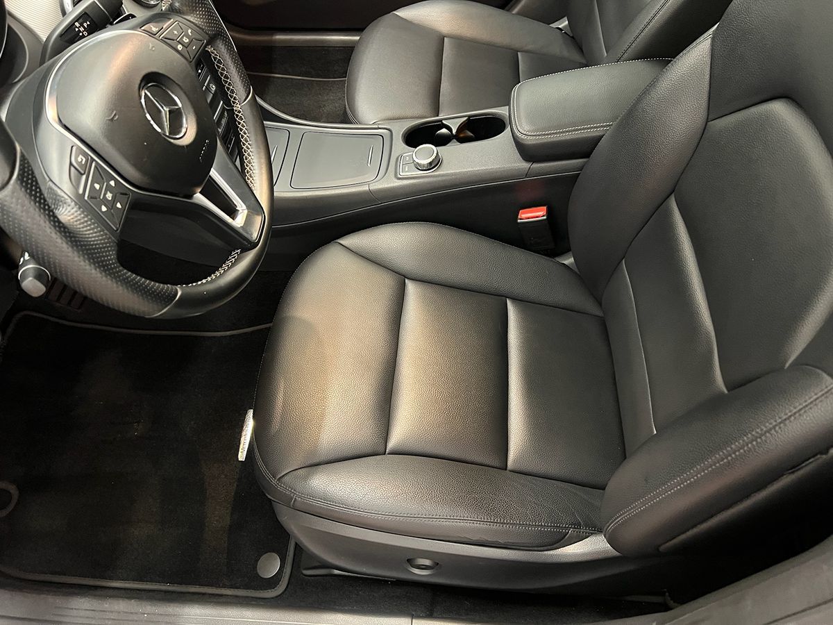 2015 Mercedes Benz GLA 4MATIC 250 photo 10