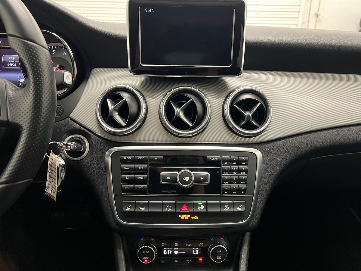 2015 Mercedes Benz GLA 4MATIC 250 photo 17