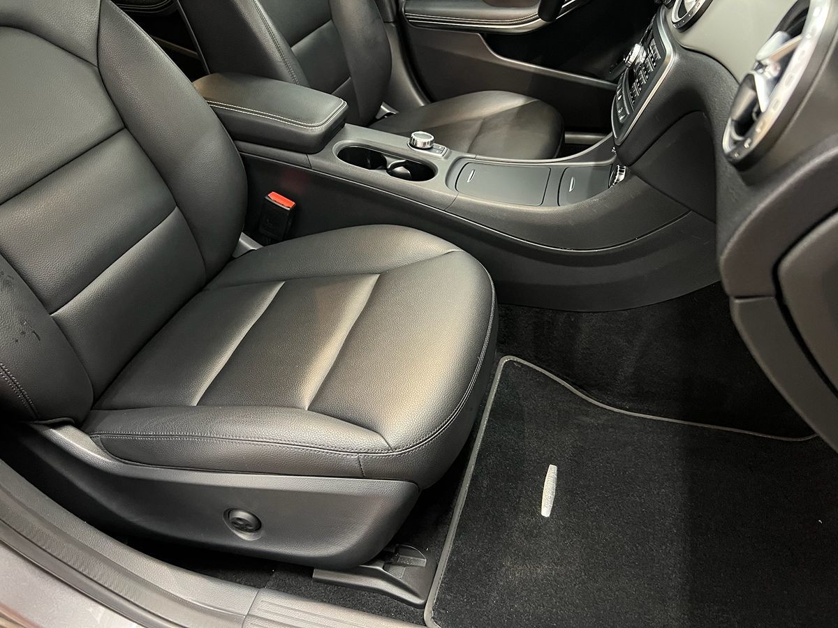 2015 Mercedes Benz GLA 4MATIC 250 photo 6