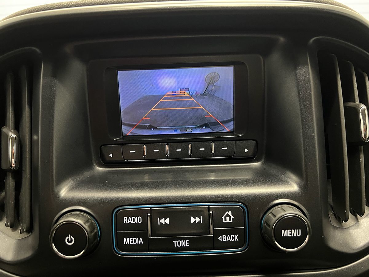 2015 Chevrolet Colorado Base photo 2
