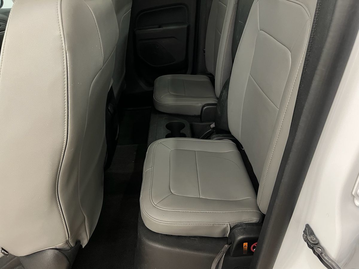 2015 Chevrolet Colorado Base photo 6