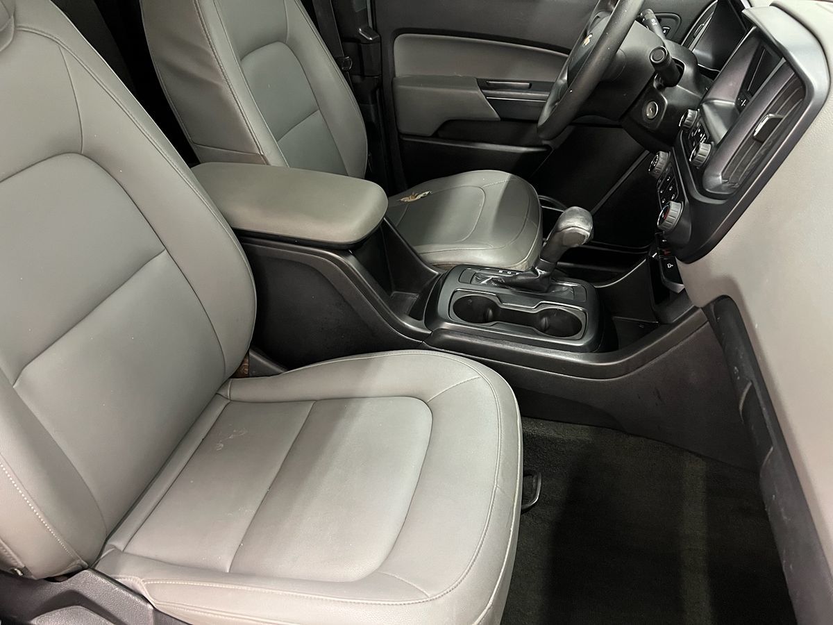 2015 Chevrolet Colorado Base photo 3