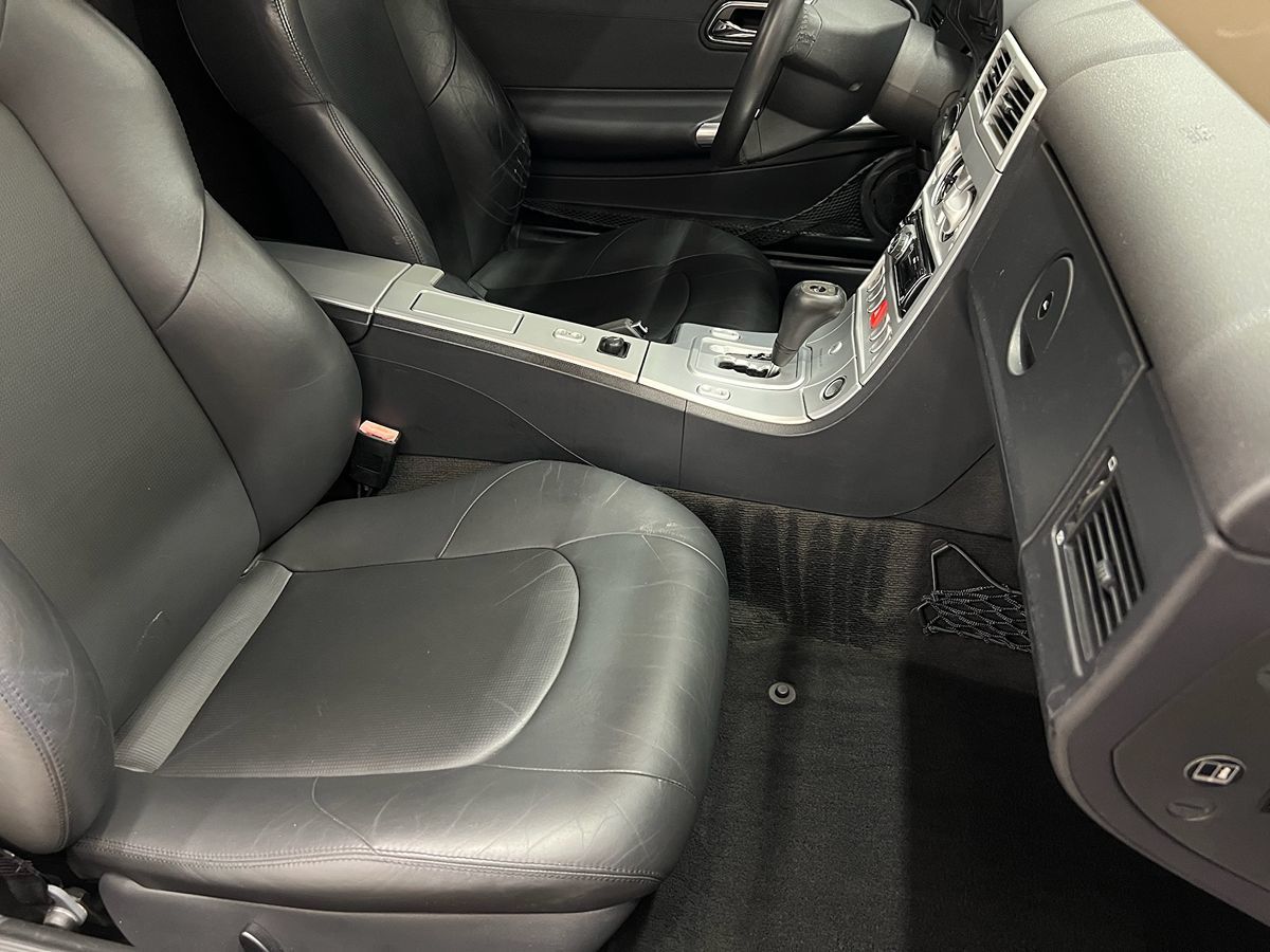 2005 Chrysler Crossfire Limited photo 2