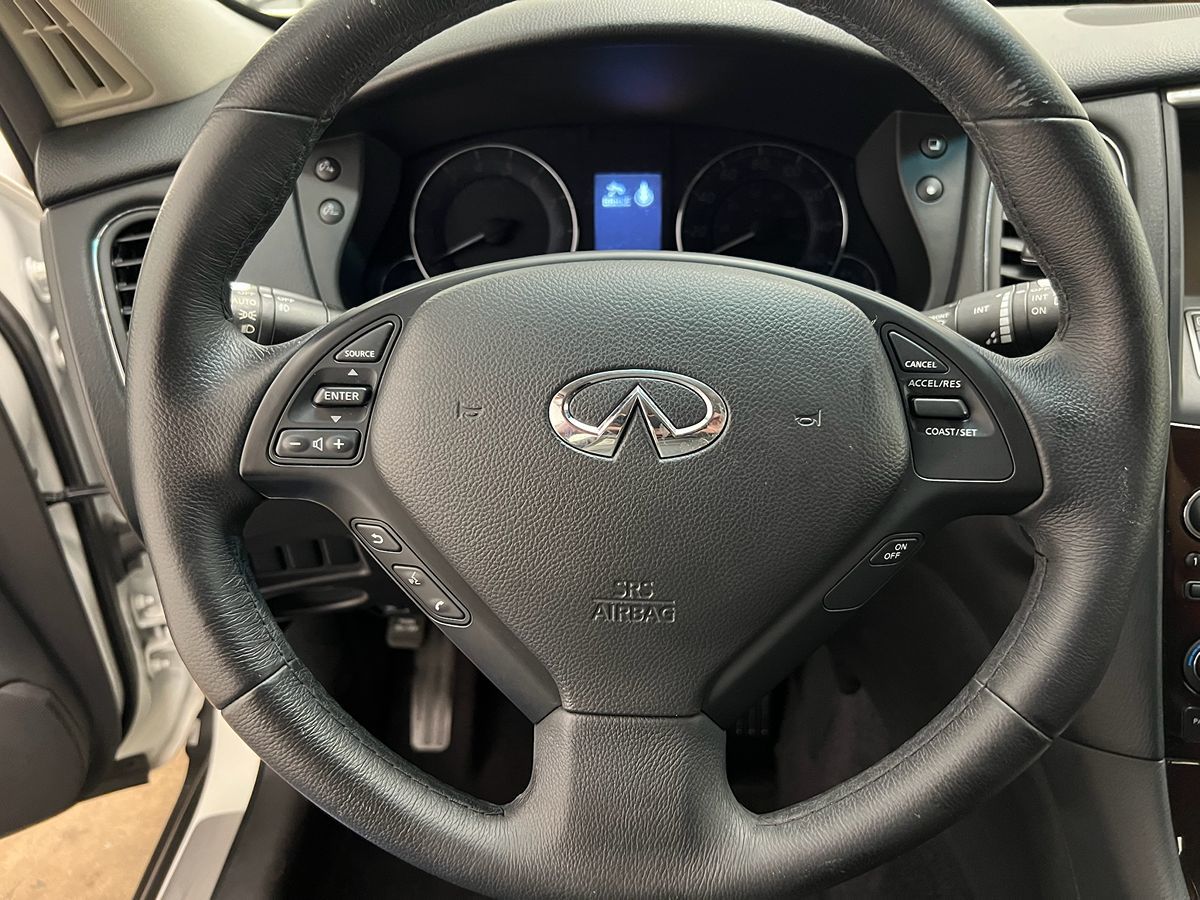 2016 Infiniti QX50 Premium photo 9