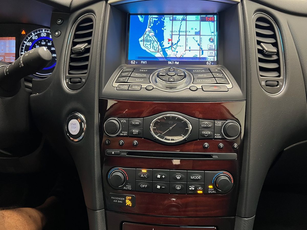 2016 Infiniti QX50 Premium photo 3