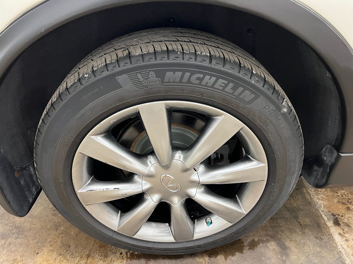 2016 Infiniti QX50 Premium photo 21