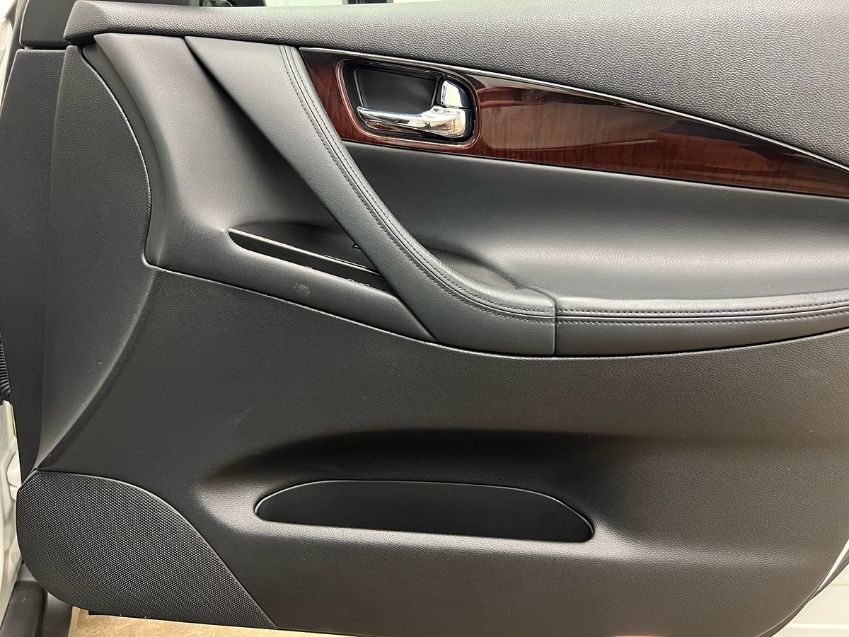 2016 Infiniti QX50 Premium photo 18