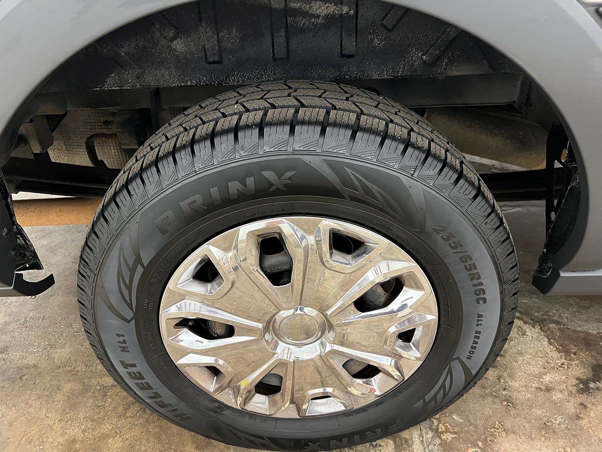 2016 Ford Transit XLT photo 18