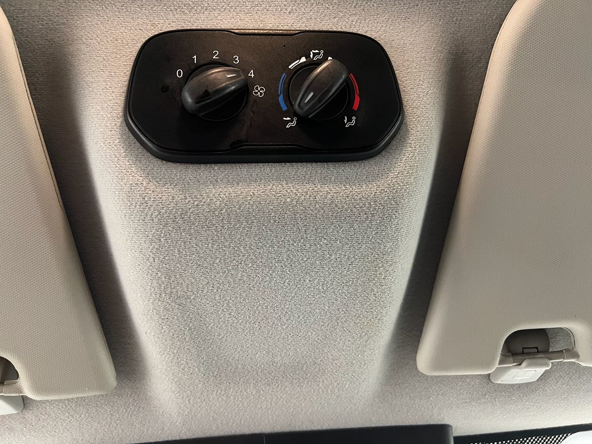 2016 Ford Transit XLT photo 12