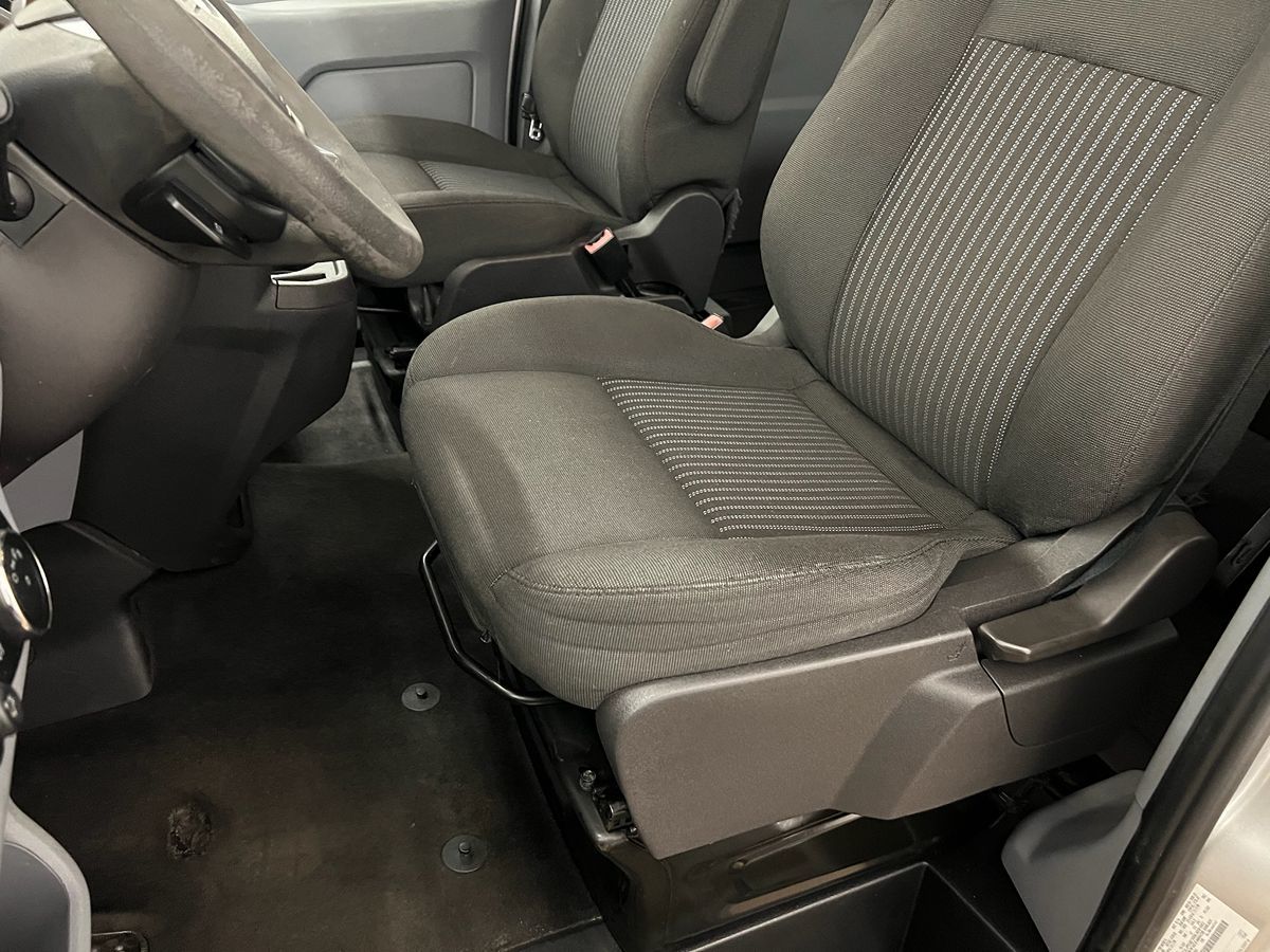 2016 Ford Transit XLT photo 9