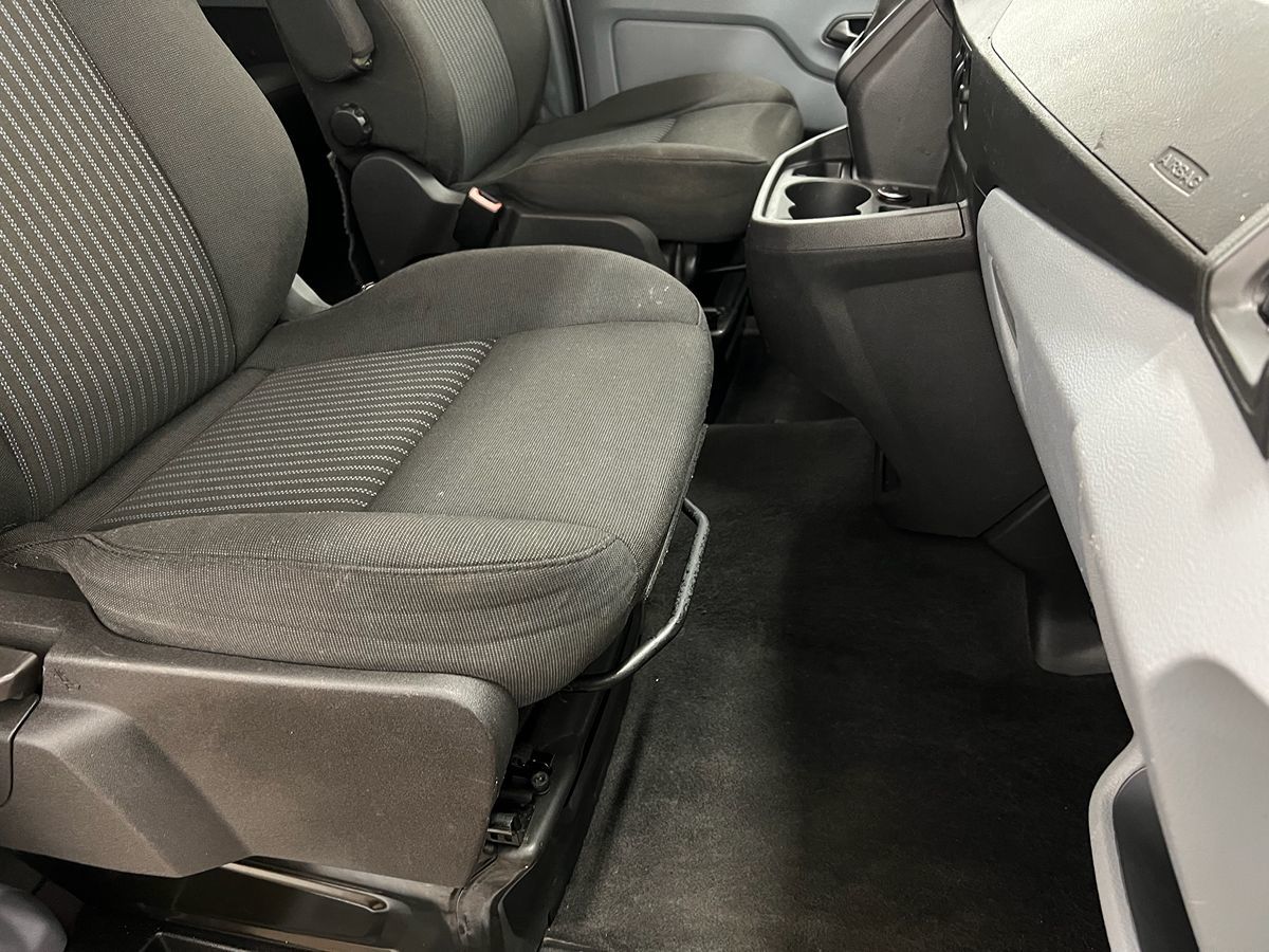 2016 Ford Transit XLT photo 3