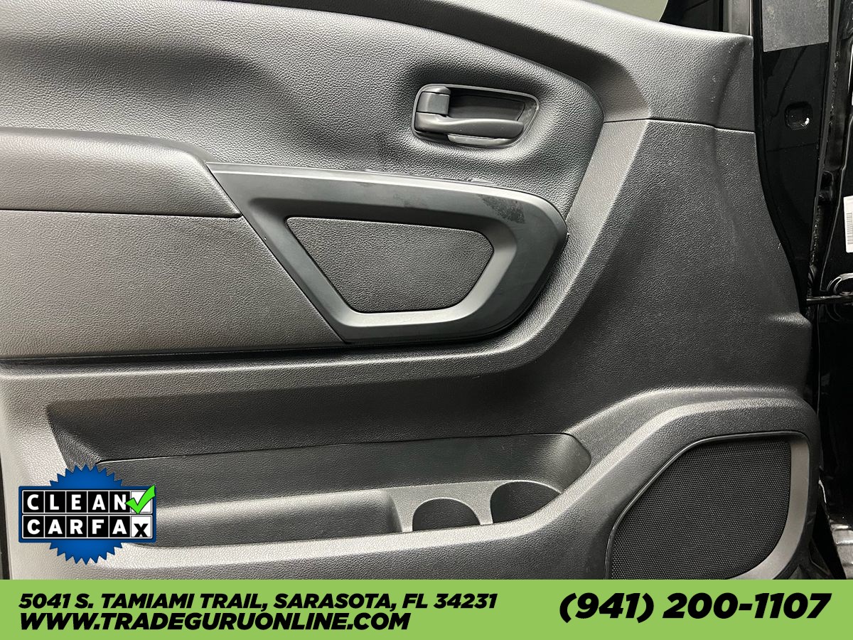 2021 Nissan Titan S photo 10
