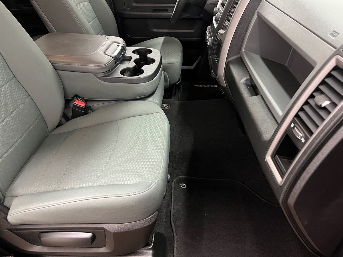 2014 Ram 1500 Express photo 2