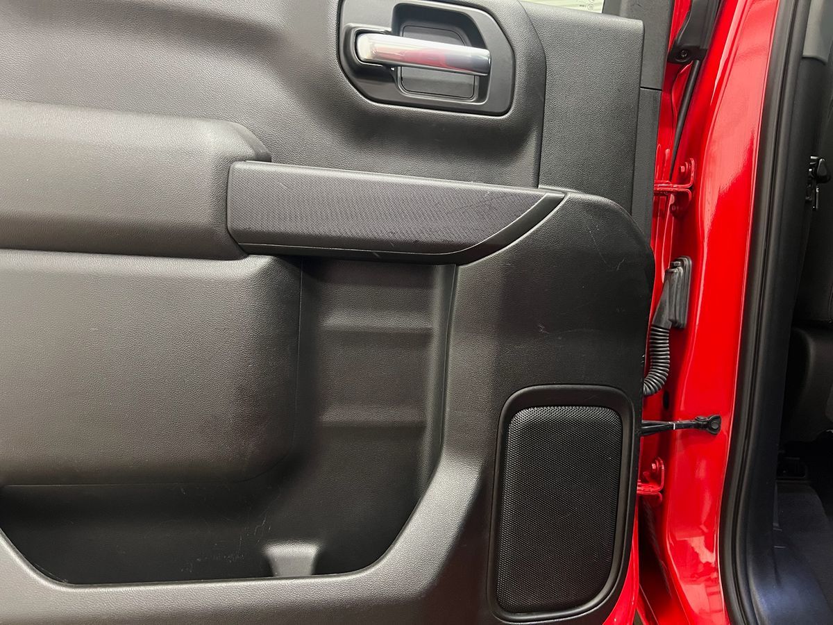 2021 Chevrolet Silverado 1500 LT photo 4