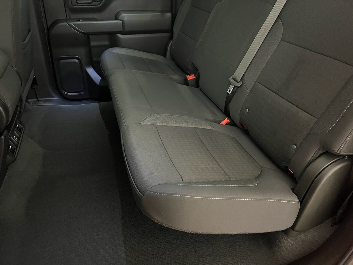 2021 Chevrolet Silverado 1500 LT photo 5