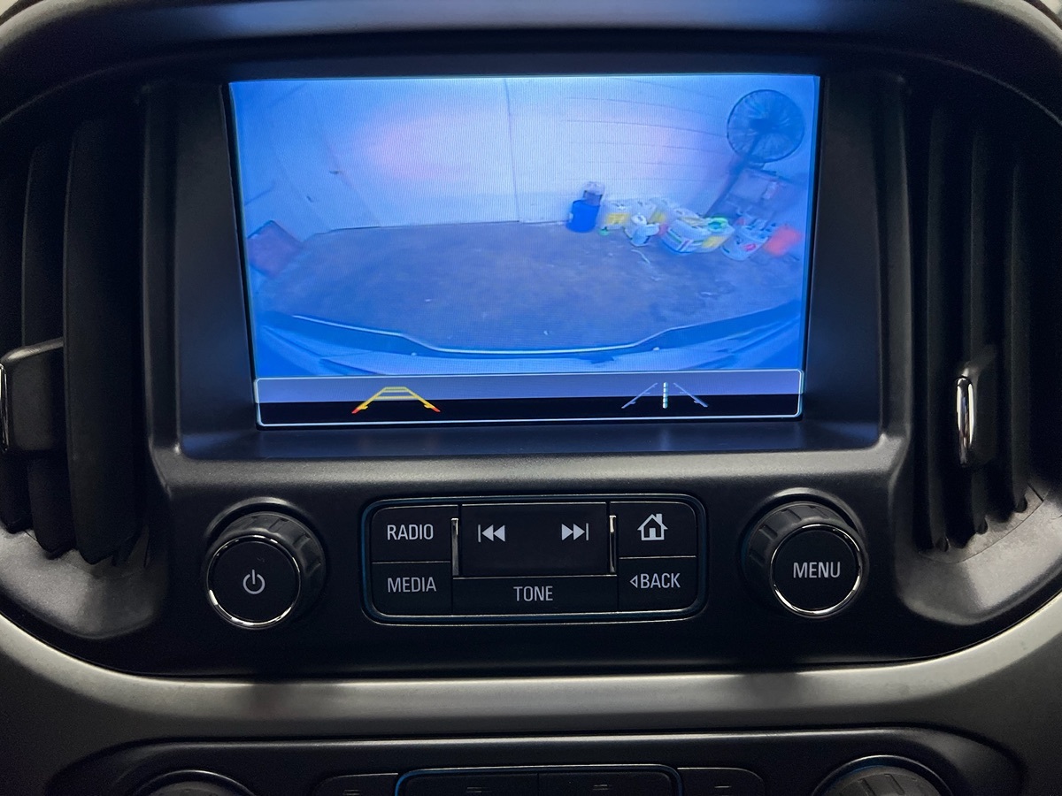 2018 Chevrolet Colorado LT photo 2