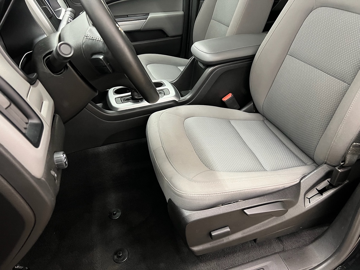 2019 Chevrolet Colorado LT photo 3