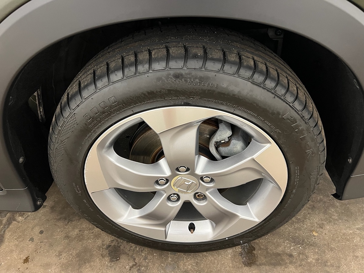 2017 Honda HR-V LX photo 2