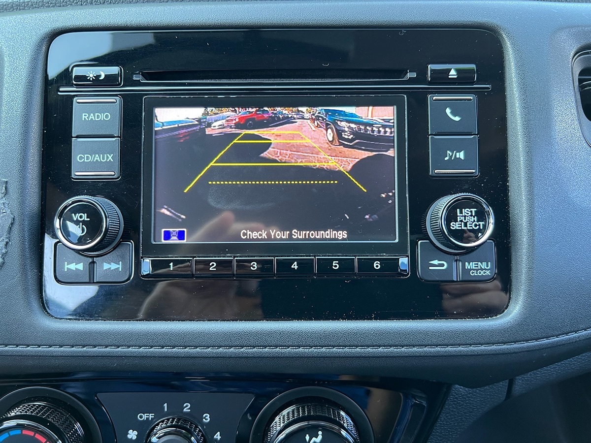 2017 Honda HR-V LX photo 3