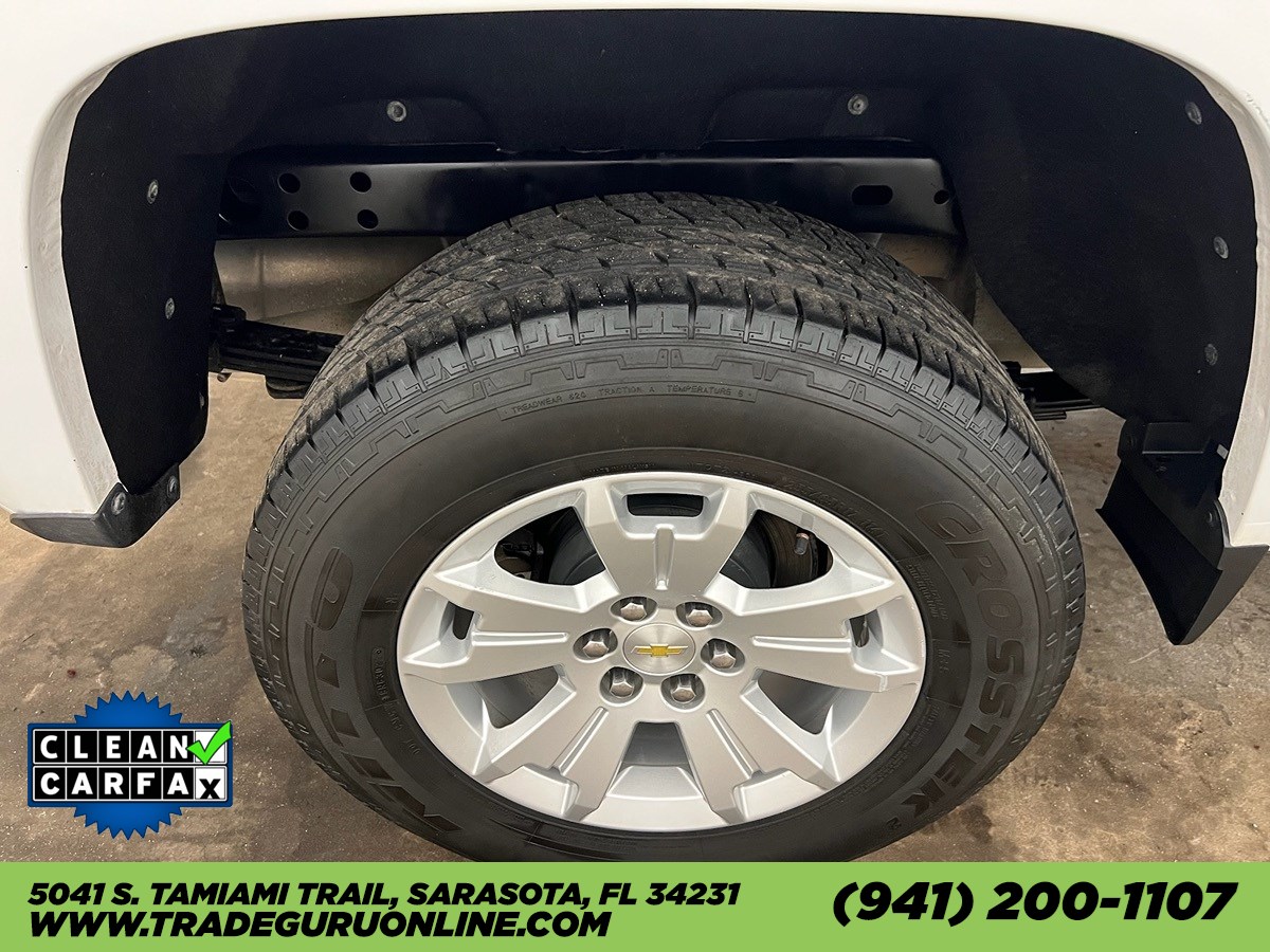 2020 Chevrolet Colorado LT photo 2