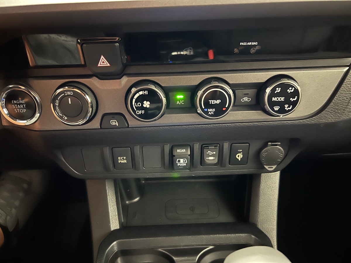 2018 Toyota Tacoma TRD Double Cab V6 4x4 photo 3