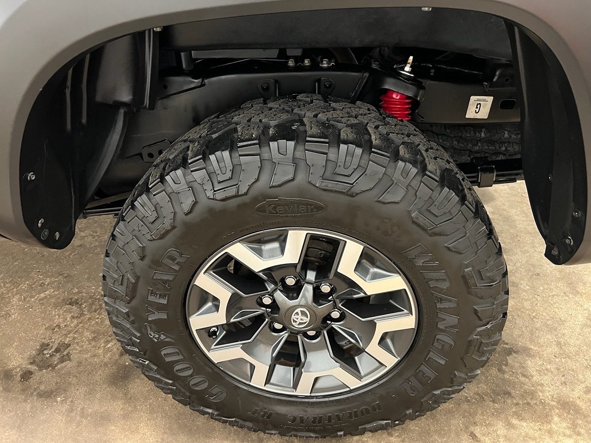 2018 Toyota Tacoma TRD Double Cab V6 4x4 photo 2