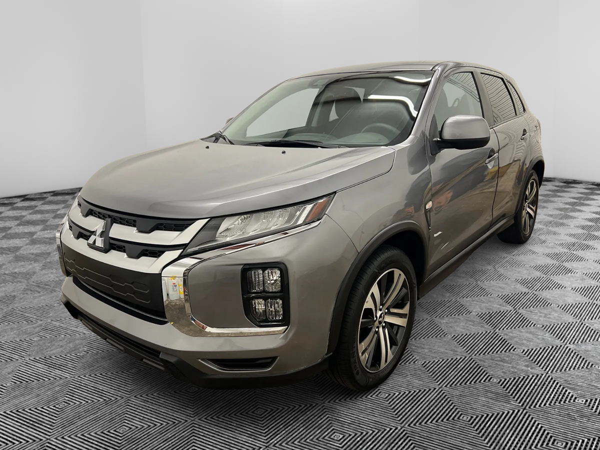 Photo 3 of this Mitsubishi Outlander Sport