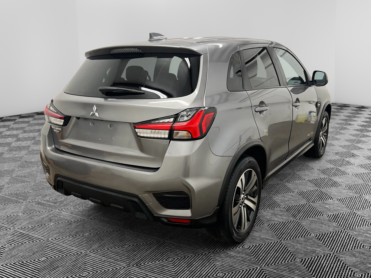 Photo 4 of this Mitsubishi Outlander Sport