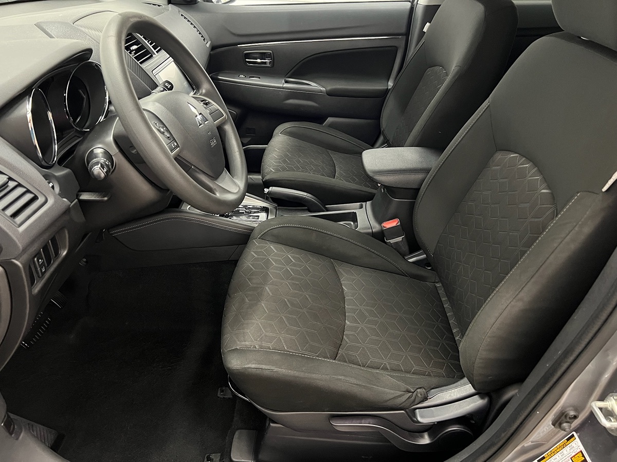 Photo 9 of this Mitsubishi Outlander Sport